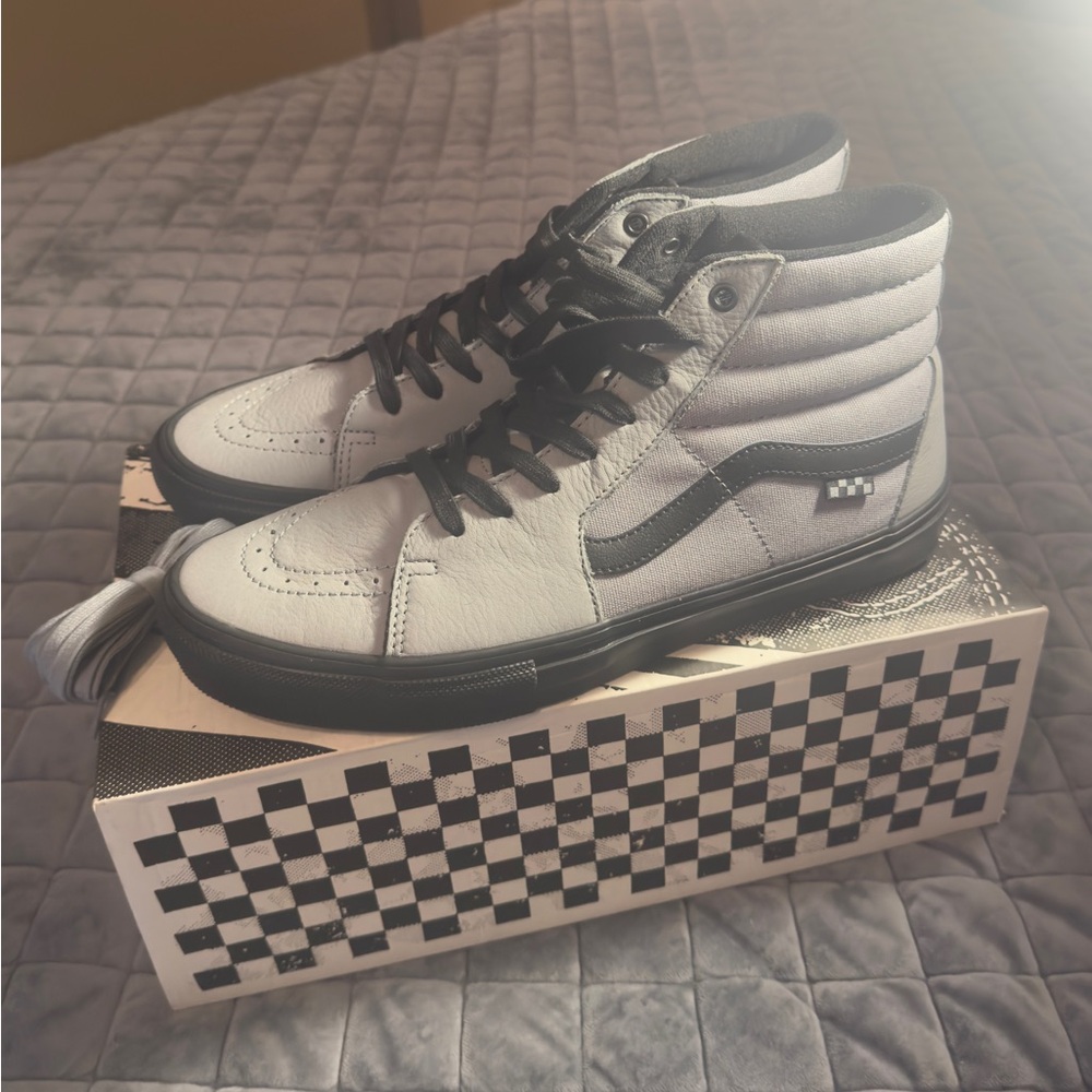 NEW Sk8-hi leather Vans